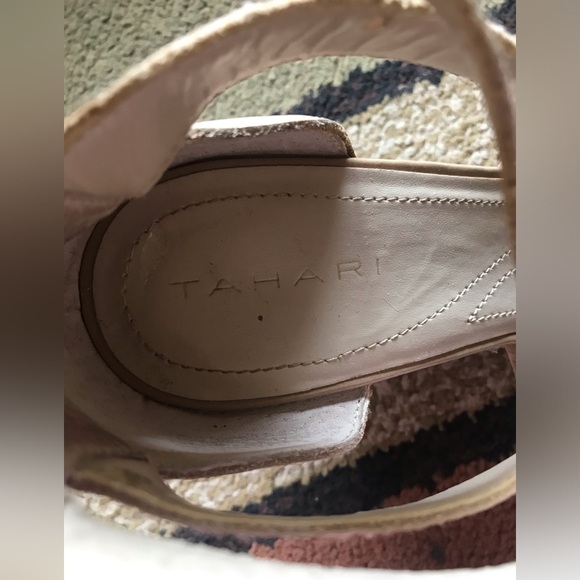Tahari Wedge Heels. Size 7/‘2 Womens -Used - Picture 5 of 7